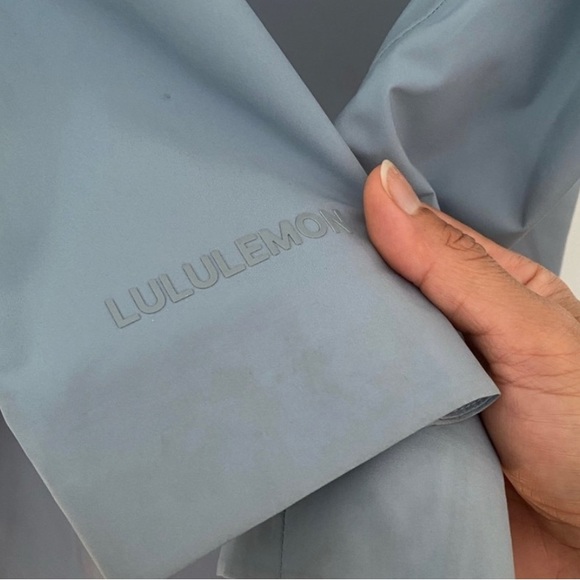 Lululemon Rain jacket - Picture 3 of 5